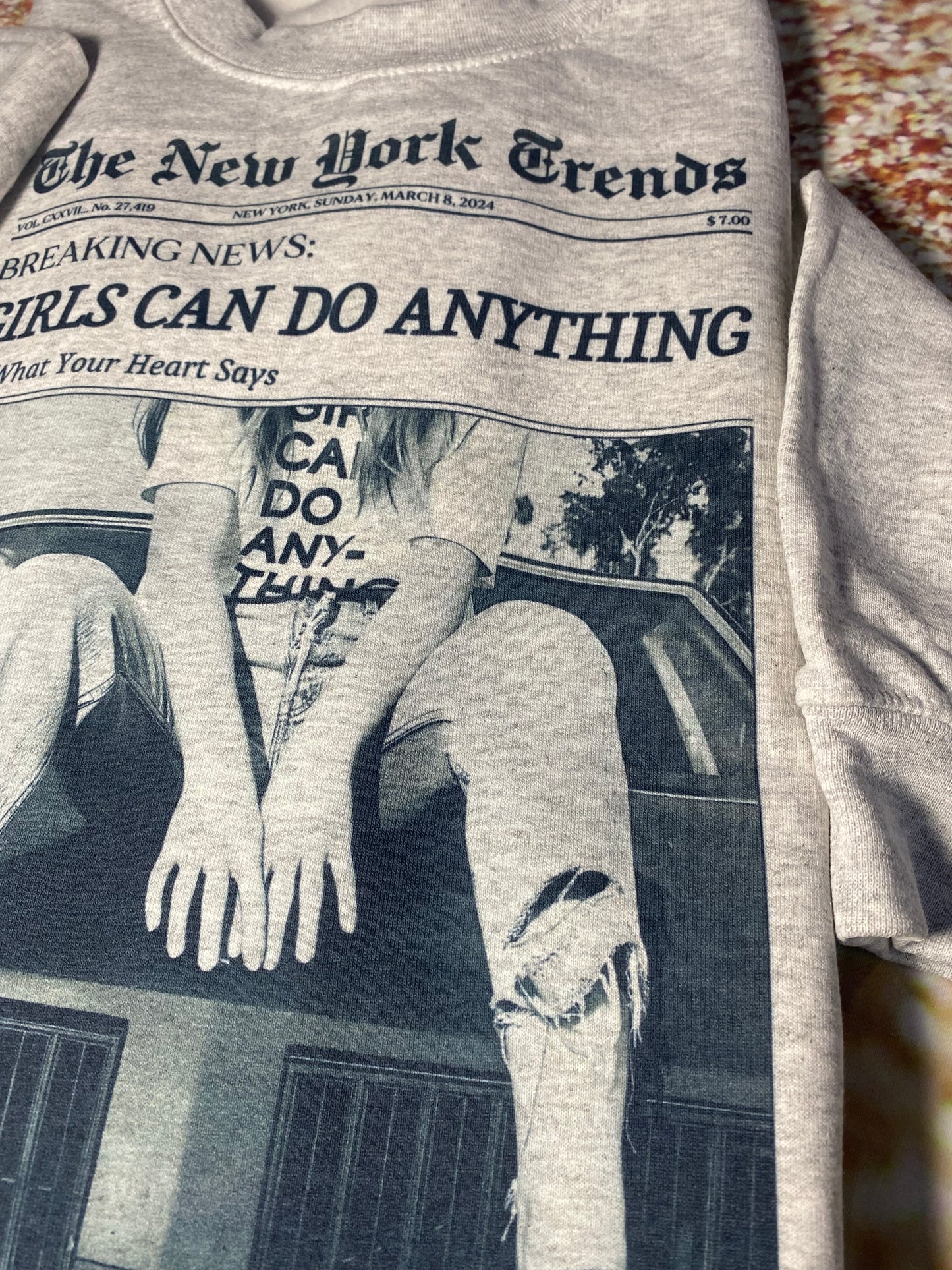 Girls Can Do Anything Crewneck - Gray Size XL