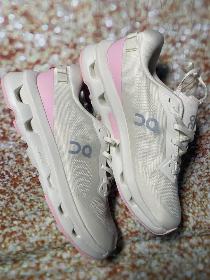 Women Size 8 Sneaker