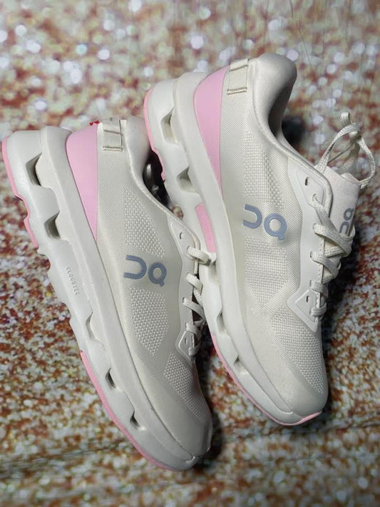 Women Size 8 Sneaker