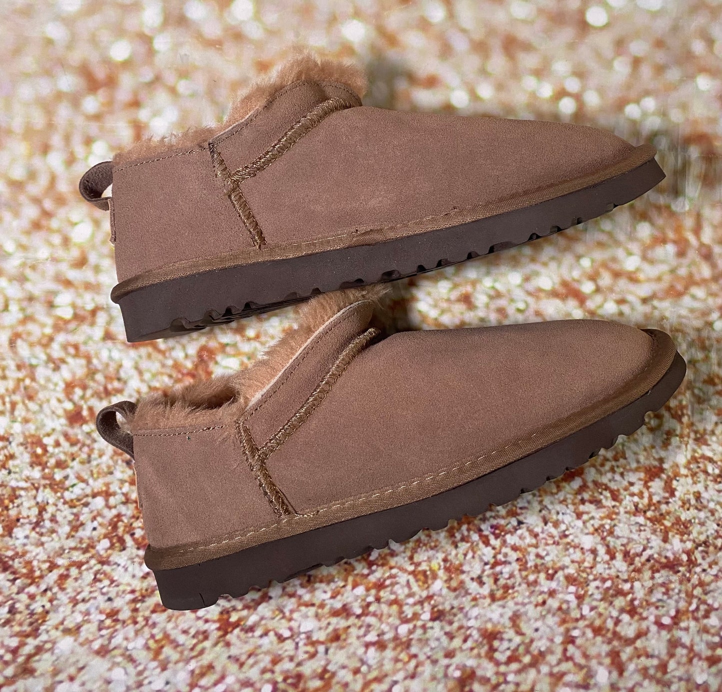 Women UGG Mini Boots Size 9 (Fits as a 7)