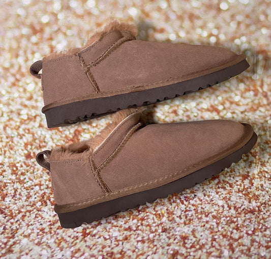 Women UGG Mini Boots Size 9 (Fits as a 7)