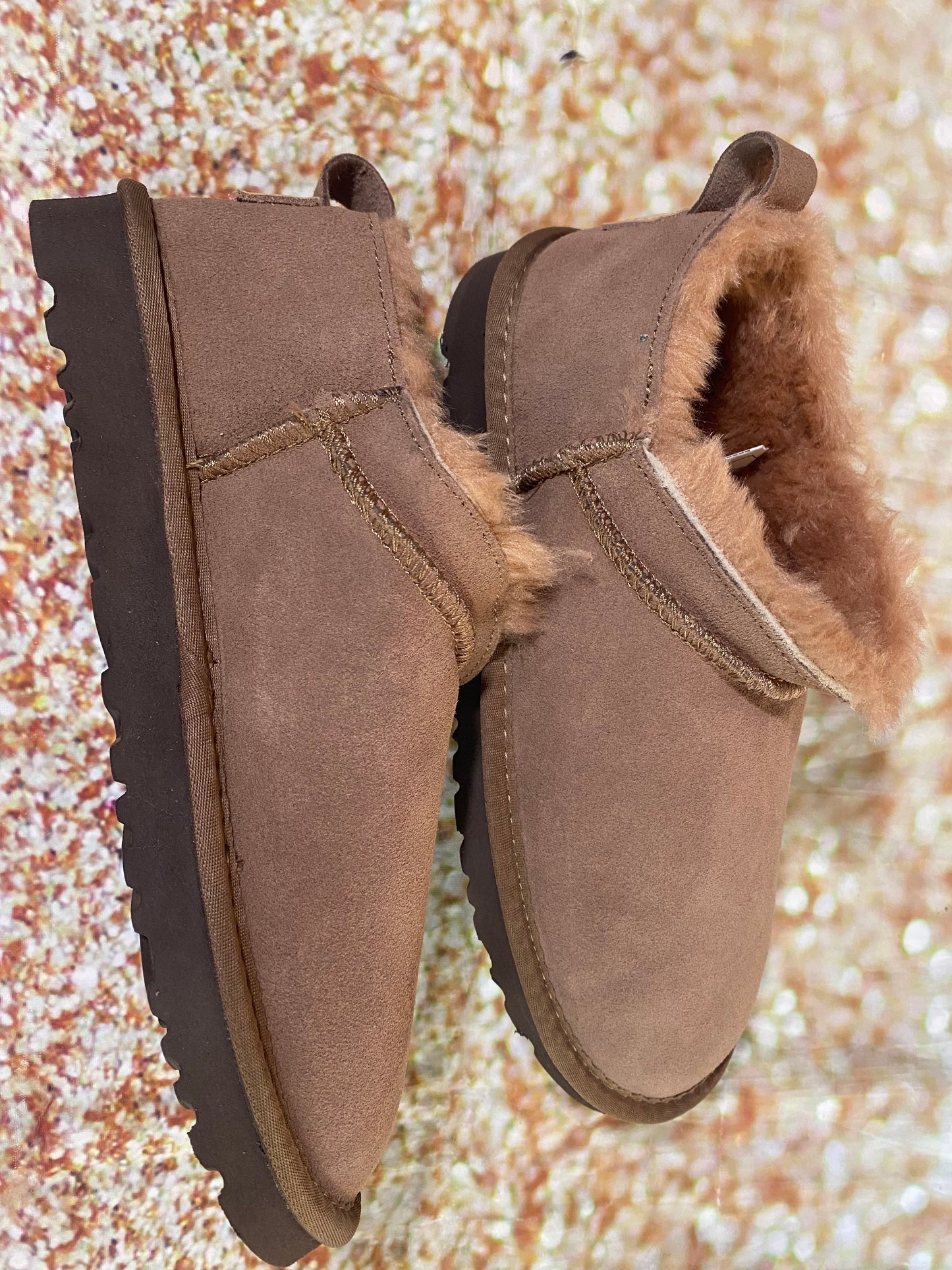 Women UGG Mini Boots Size 9 (Fits as a 7)