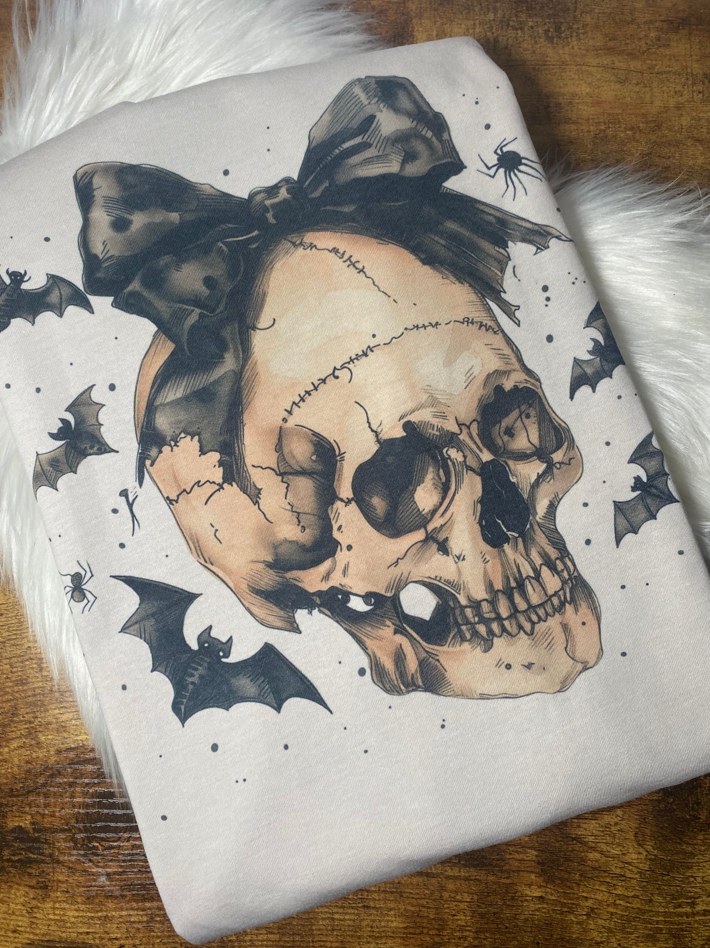 Skull & Bow Halloween Tee Size Large